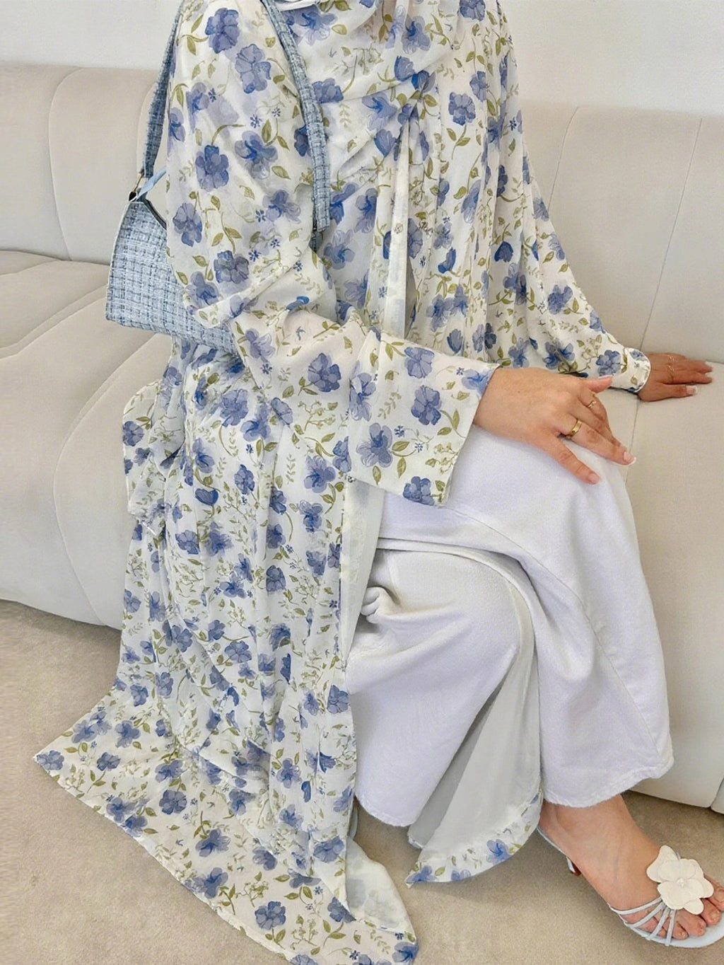 عباية فلورا الناعمة     Floral Luxury Abaya