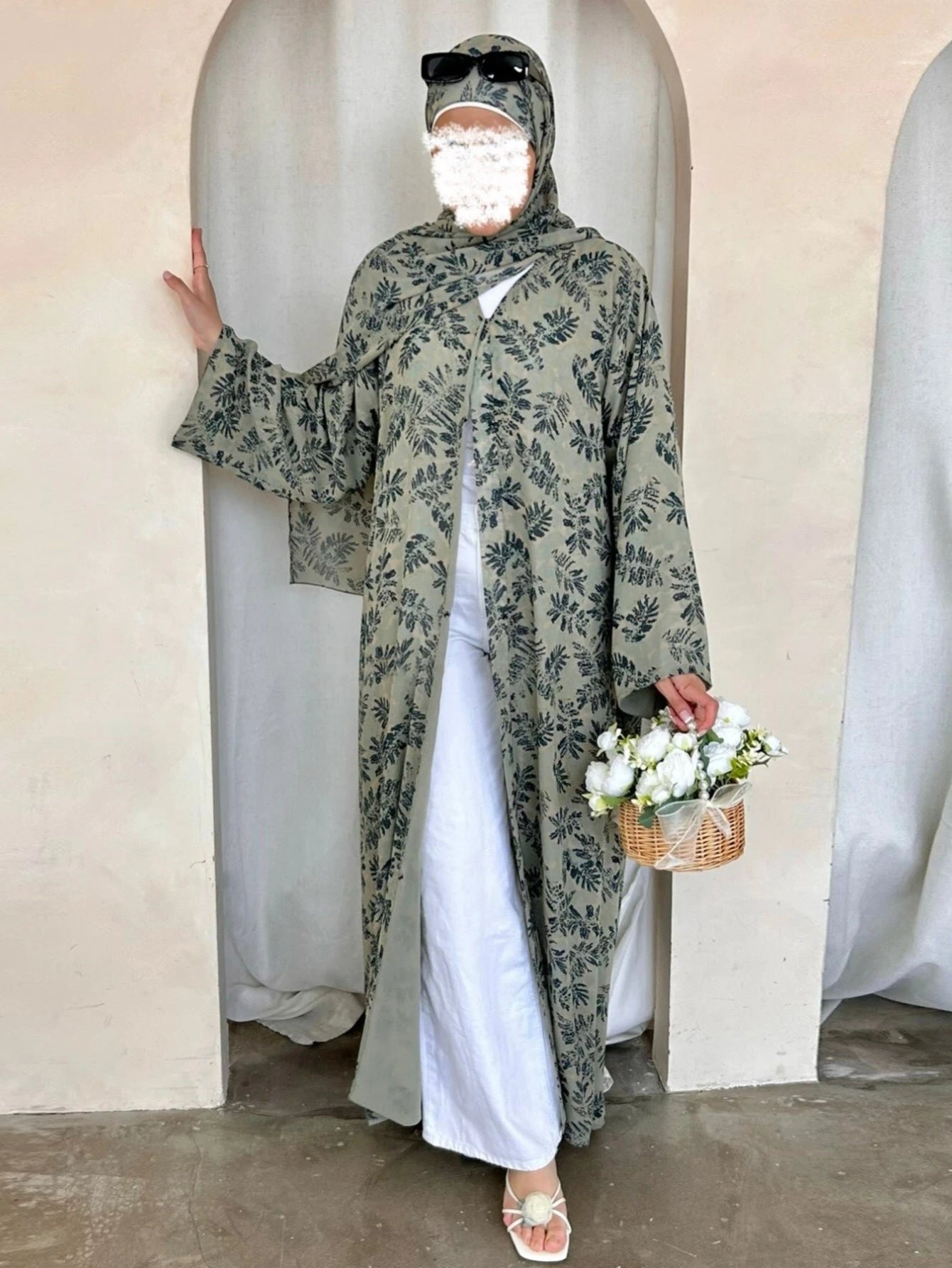 عباية فلورا الناعمة     Floral Luxury Abaya