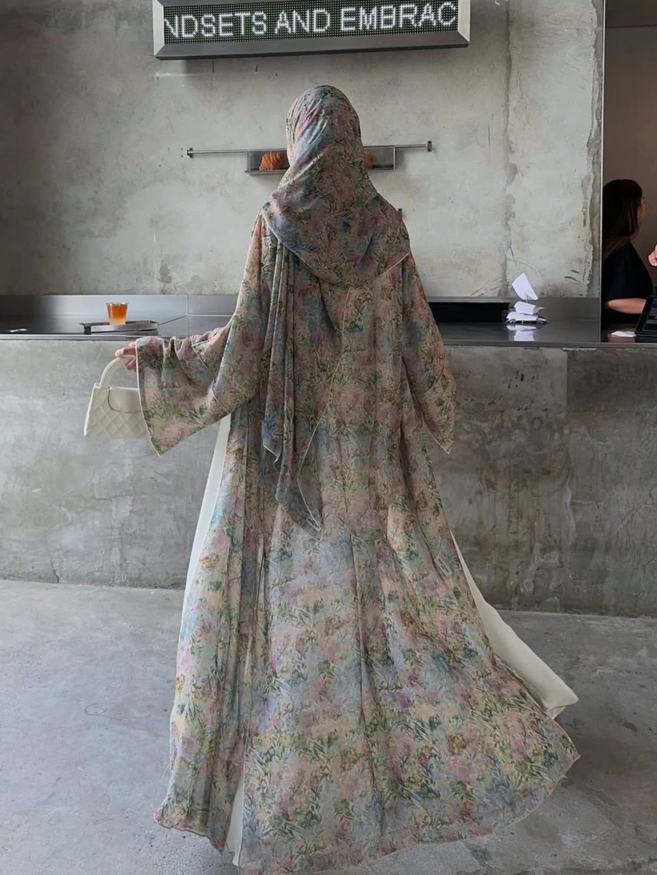 Elegant Blossom Abaya 🌸
